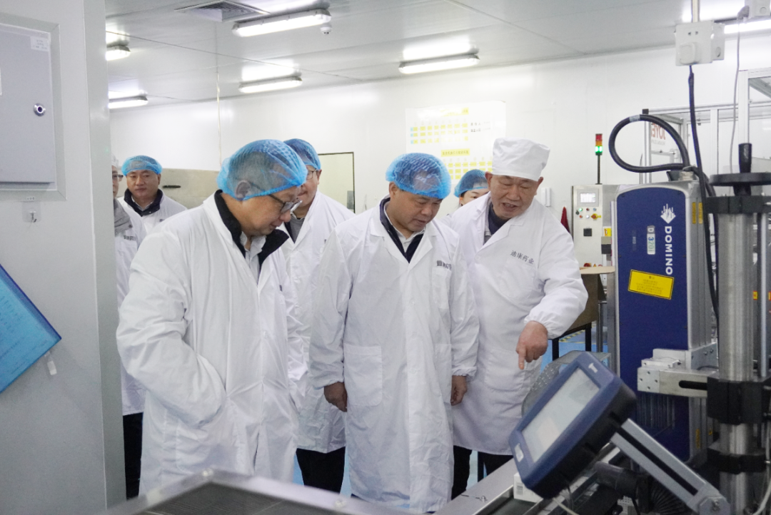 【企业新闻】重庆市万州经开区党工委副书记、管委会主任，，，，，，区政府党组副书记钟涛一行莅临米乐m6官网登录入口考察调研